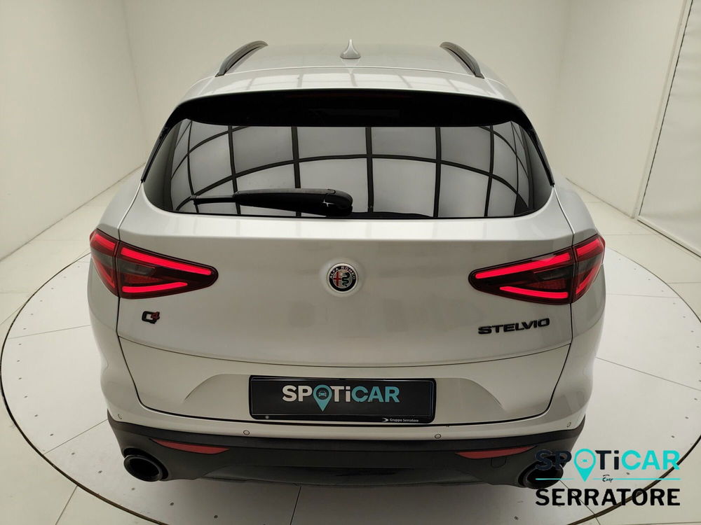 Alfa Romeo Stelvio usata a Como (6)