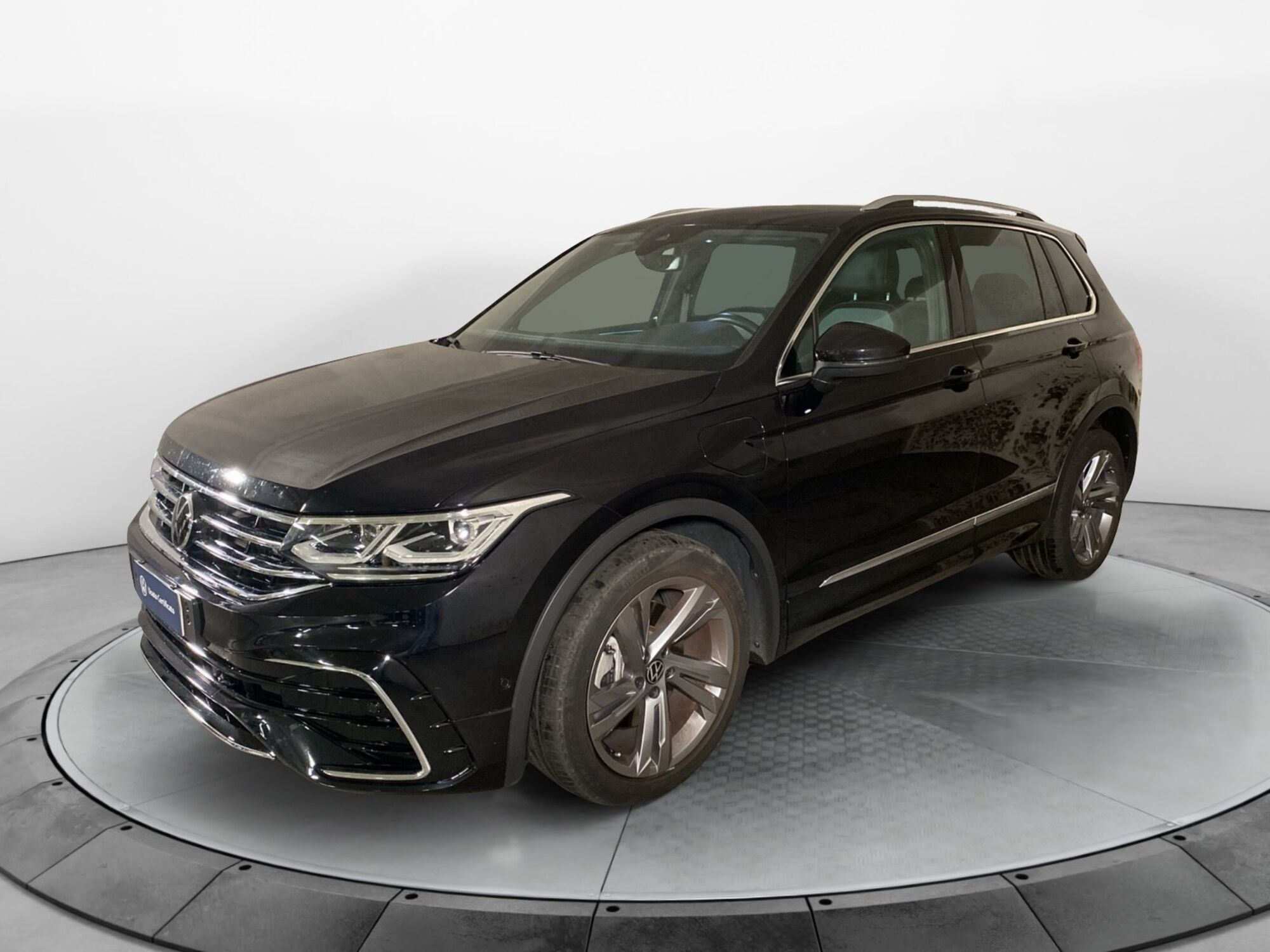 Volkswagen Tiguan 1.4 TSI eHYBRID DSG R-Line del 2021 usata a Carnago