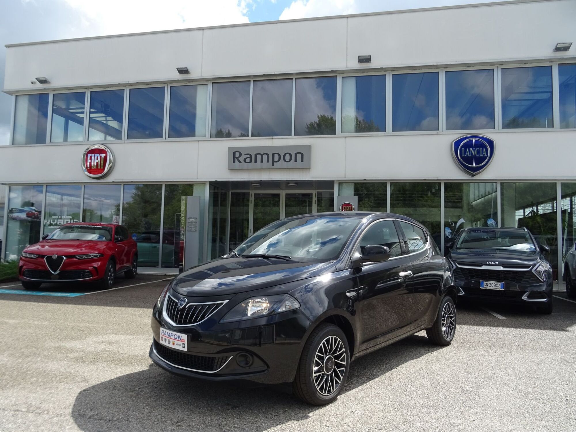 Lancia Ypsilon 1.0 FireFly 5 porte S&amp;S Hybrid Maryne nuova a San Dona&#039; Di Piave