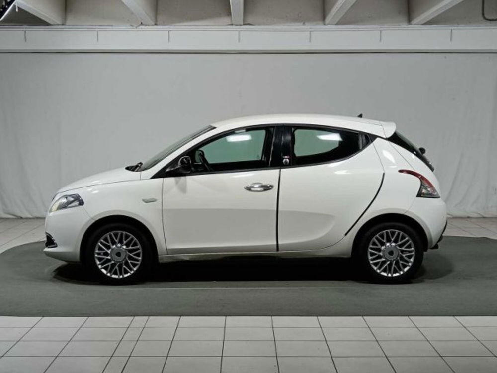 Lancia Ypsilon usata a Sondrio (2)