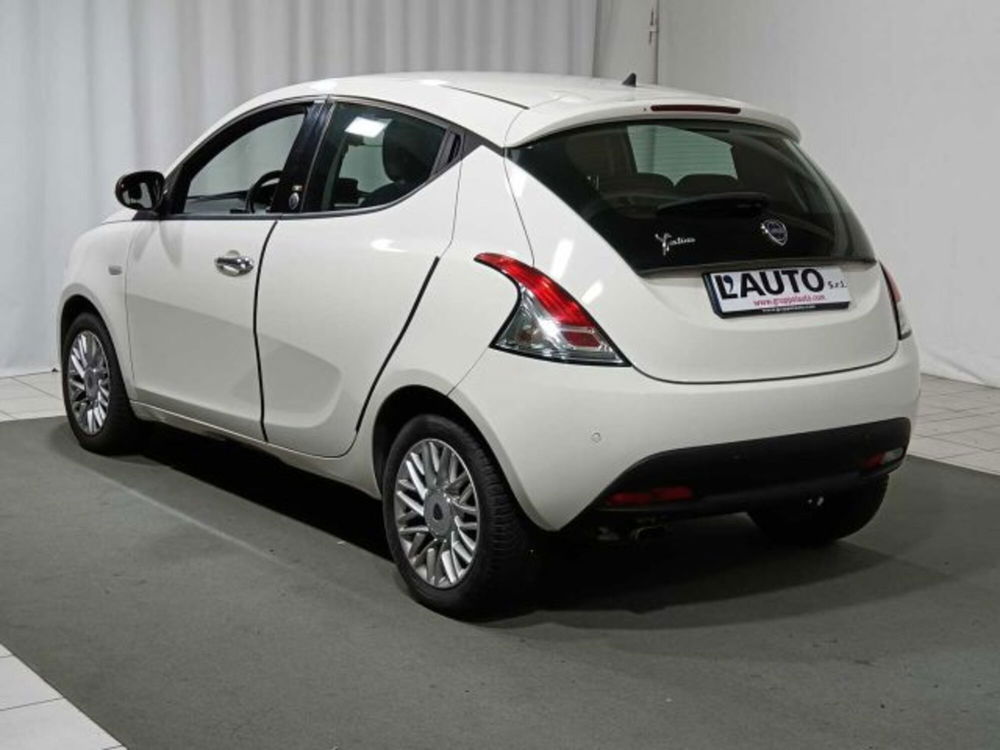 Lancia Ypsilon usata a Sondrio (3)