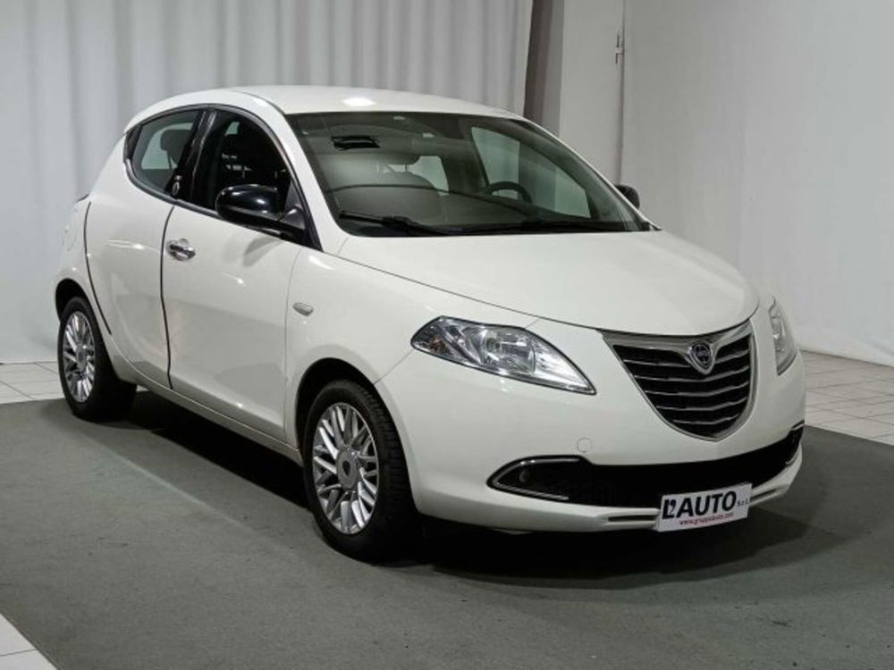 Lancia Ypsilon usata a Sondrio (7)