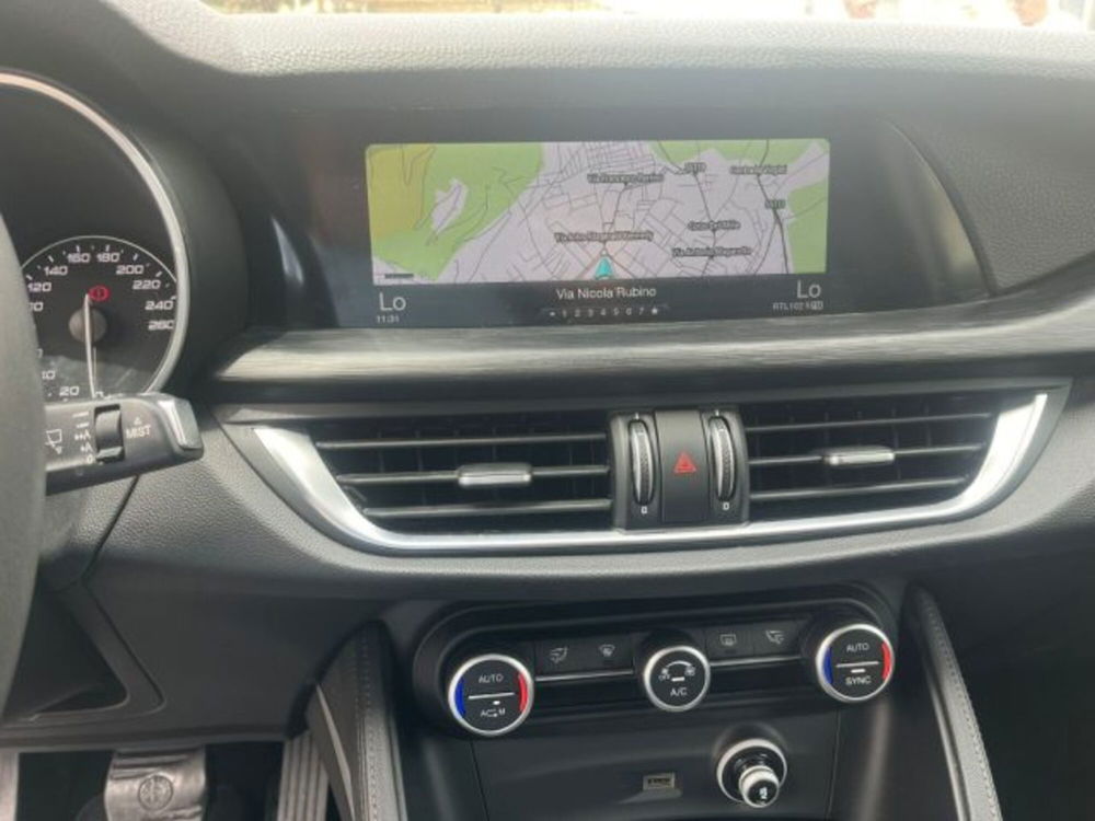 Alfa Romeo Stelvio usata a Trapani (9)