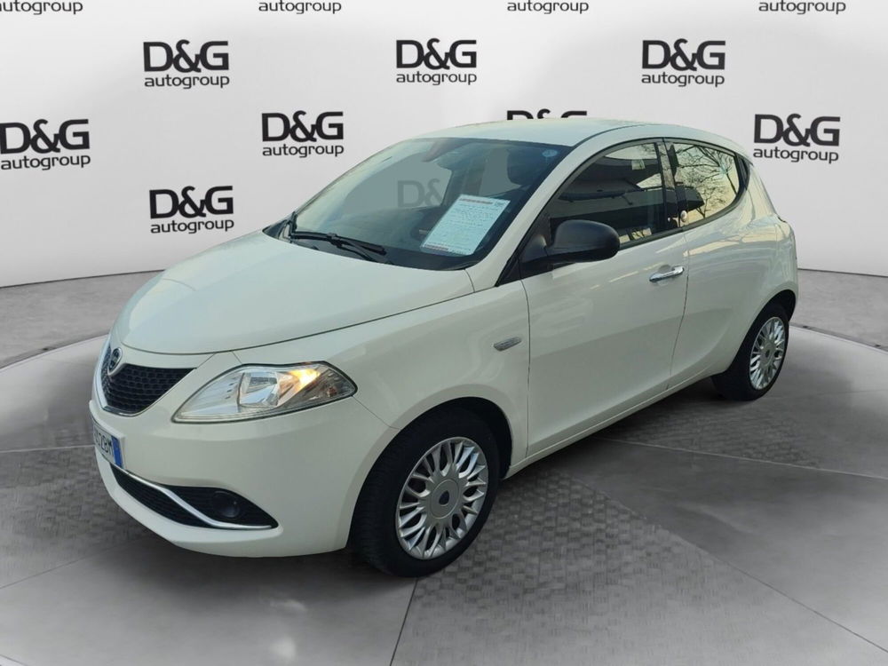 Lancia Ypsilon usata a Modena