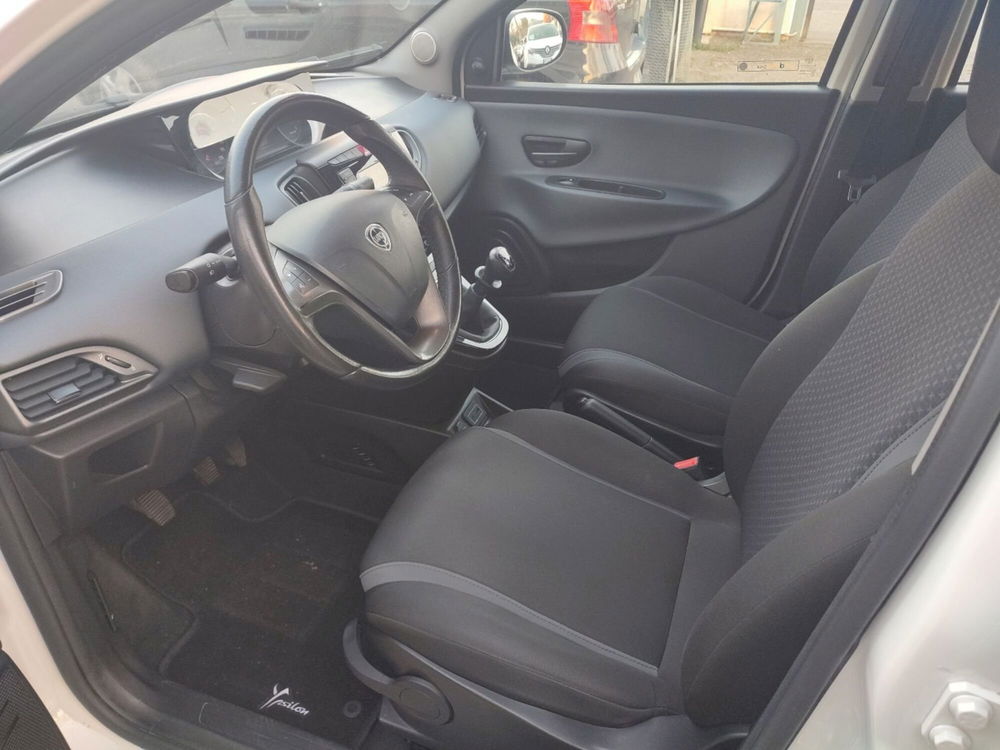 Lancia Ypsilon usata a Modena (11)