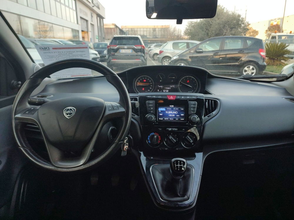 Lancia Ypsilon usata a Modena (12)