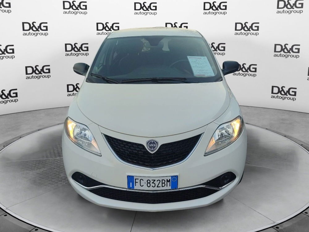 Lancia Ypsilon usata a Modena (2)