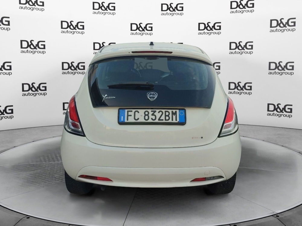 Lancia Ypsilon usata a Modena (7)