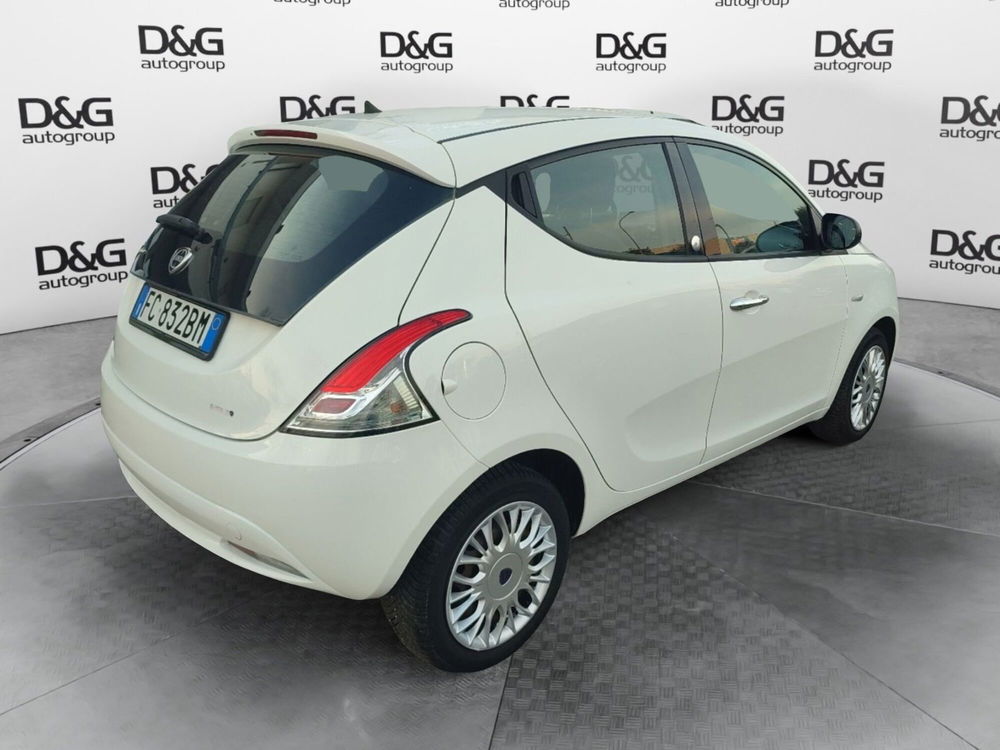 Lancia Ypsilon usata a Modena (8)