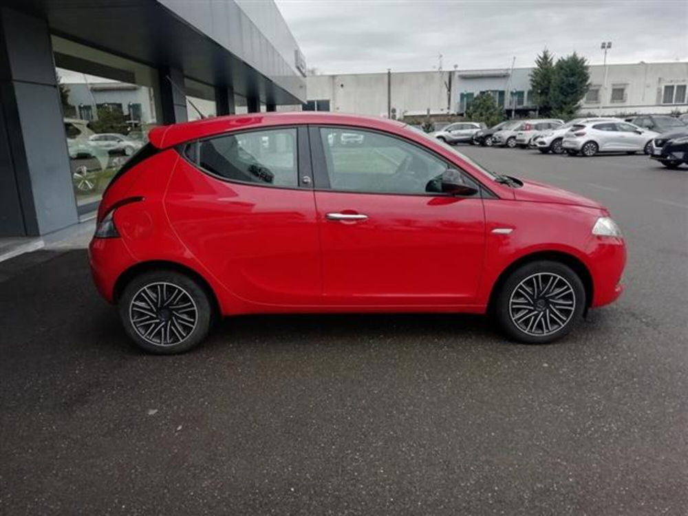 Lancia Ypsilon usata a Asti (4)