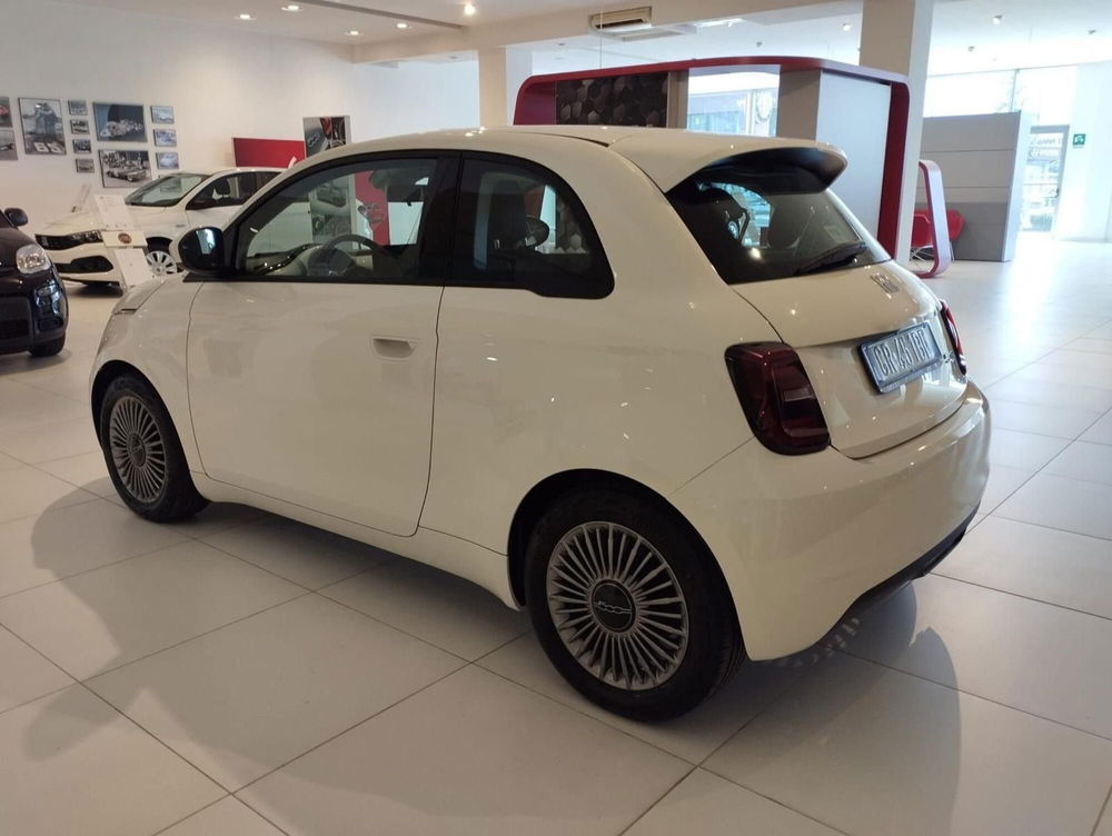 Fiat 500e nuova a Frosinone (6)