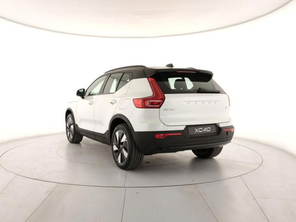 Volvo XC40 nuova a Modena (3)