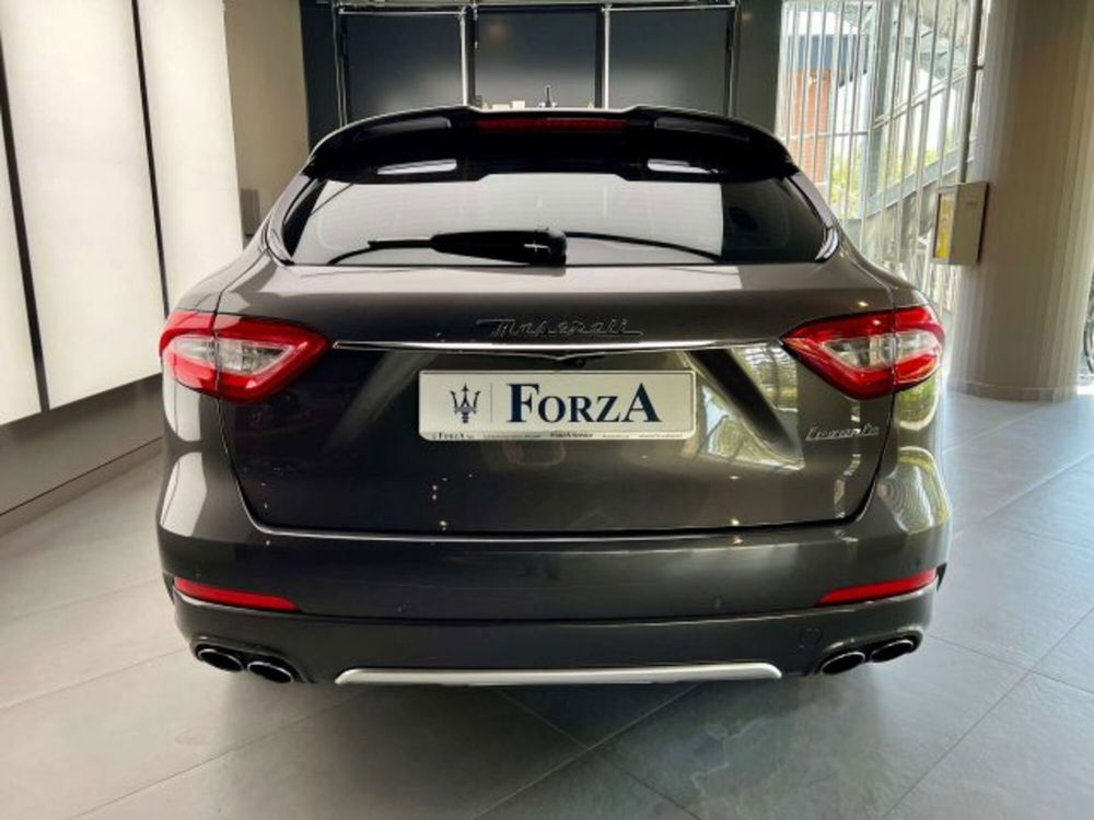 Maserati Levante usata a Torino (5)