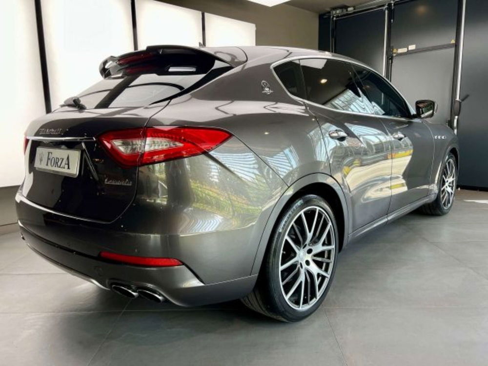 Maserati Levante usata a Torino (6)