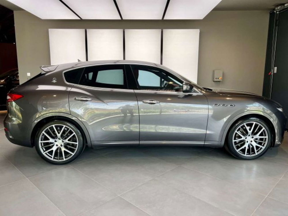 Maserati Levante usata a Torino (7)