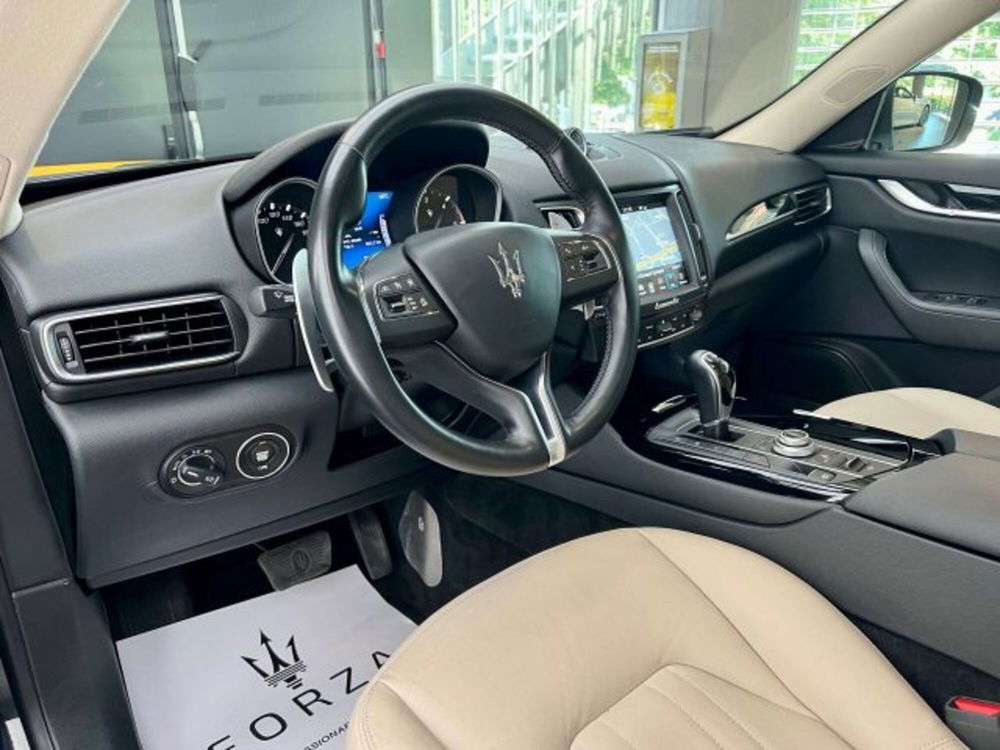 Maserati Levante usata a Torino (9)