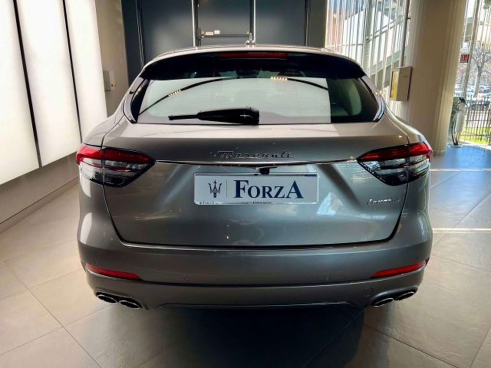 Maserati Levante usata a Torino (6)