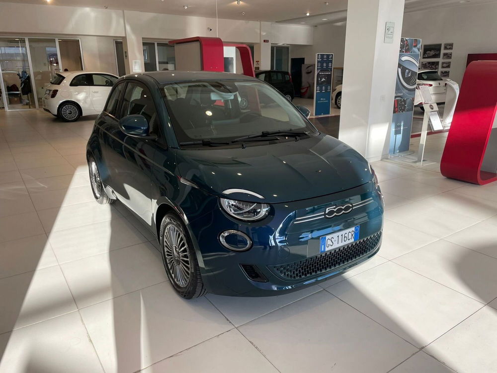 Fiat 500e nuova a Frosinone (12)