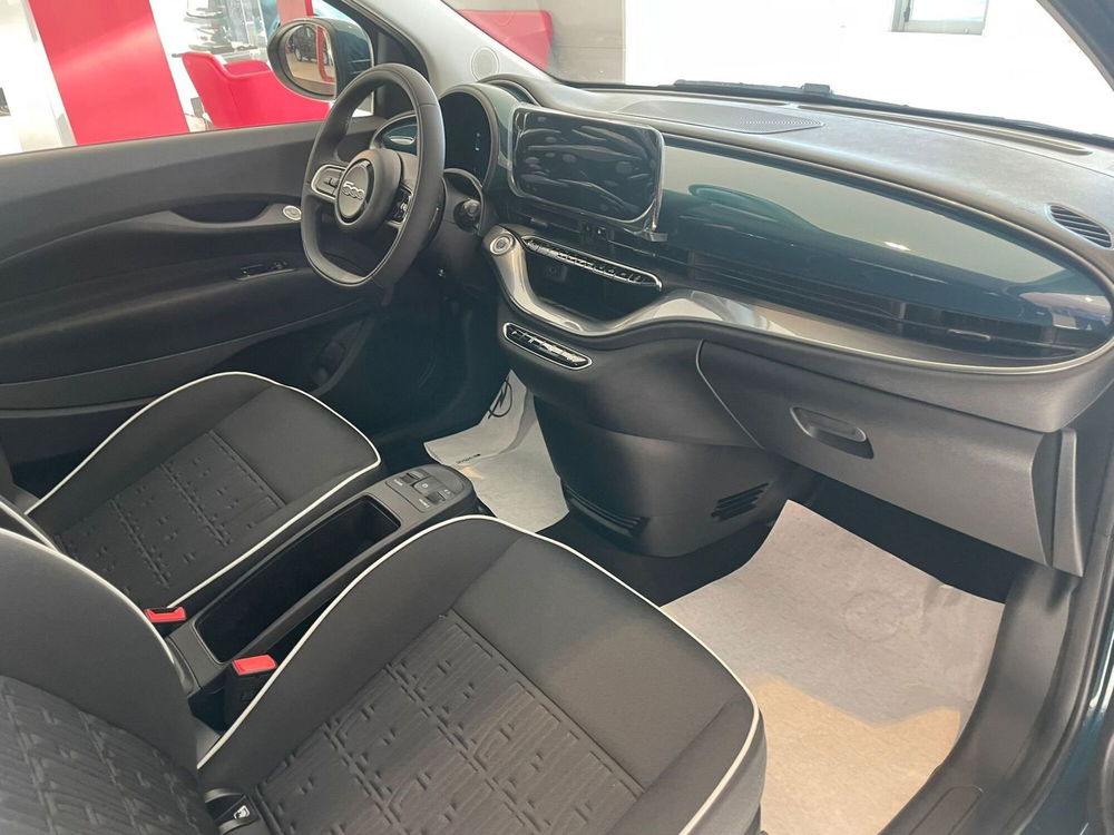 Fiat 500e nuova a Frosinone (18)