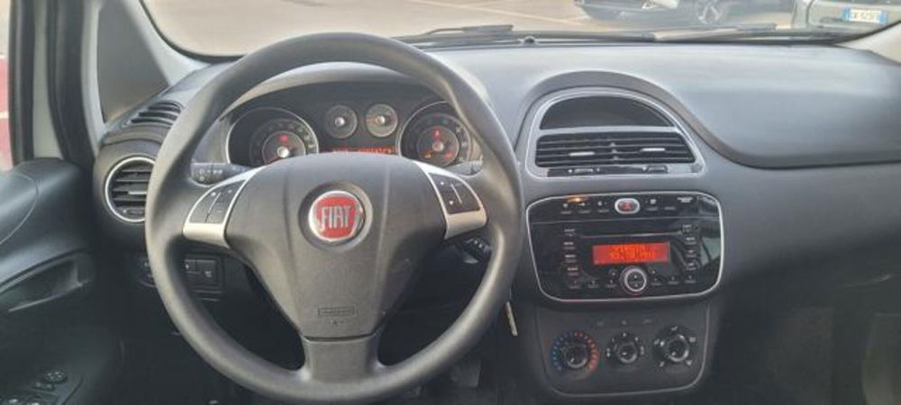 Fiat Punto usata a Napoli (10)