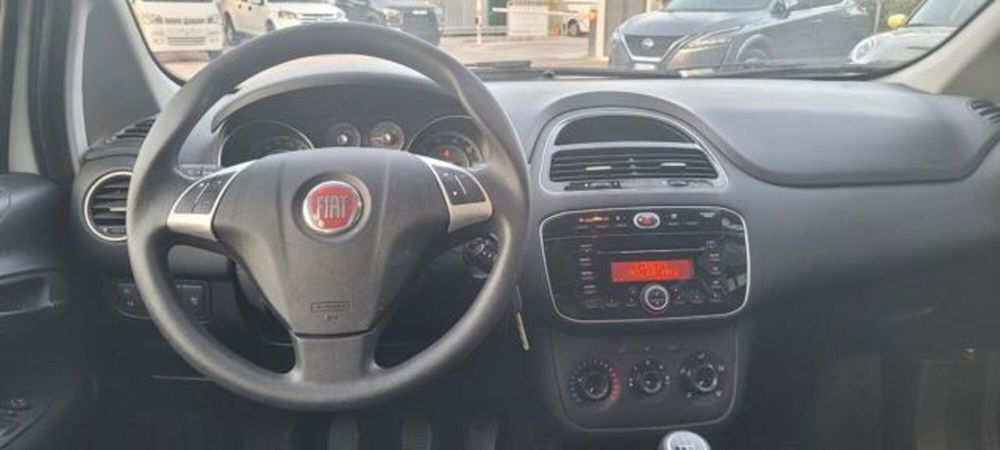 Fiat Punto usata a Napoli (8)