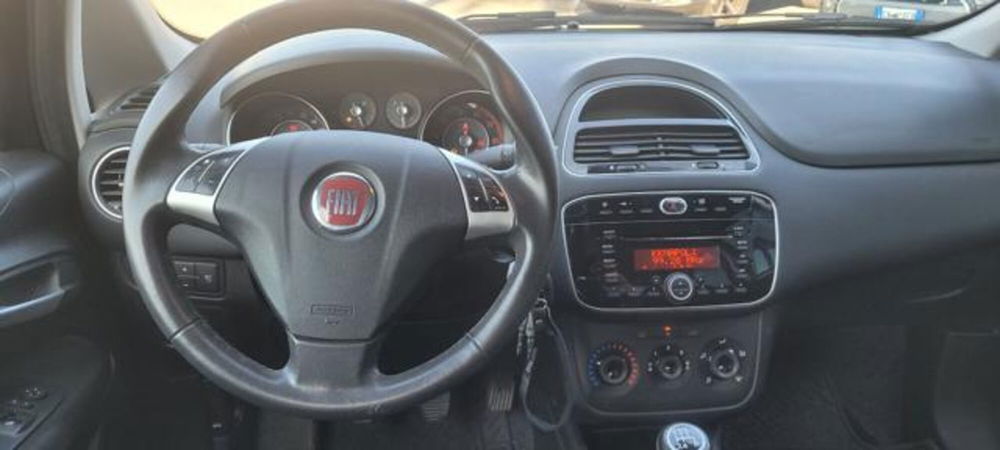 Fiat Punto usata a Napoli (10)