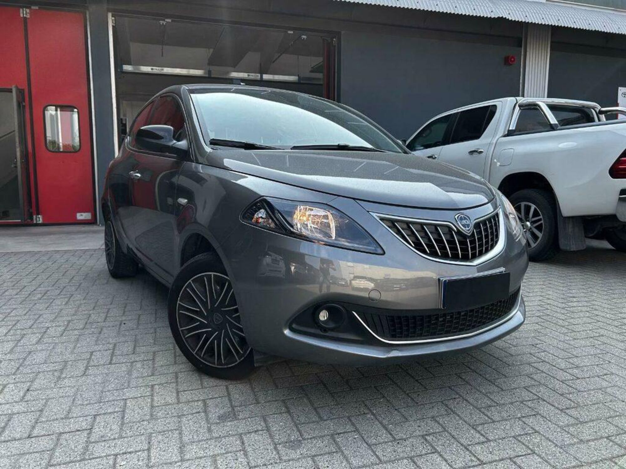 Lancia Ypsilon 1.0 FireFly 5 porte S&amp;S Hybrid Gold Plus del 2023 usata a Torino