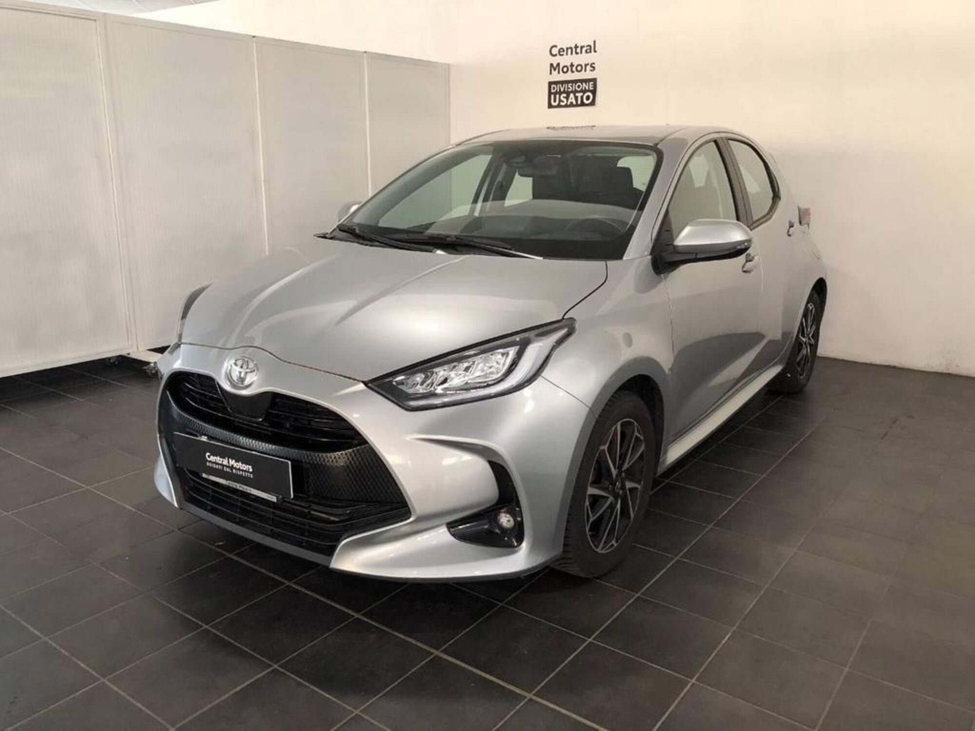 Toyota Yaris 1.0 5 porte Trend  del 2022 usata a Torino