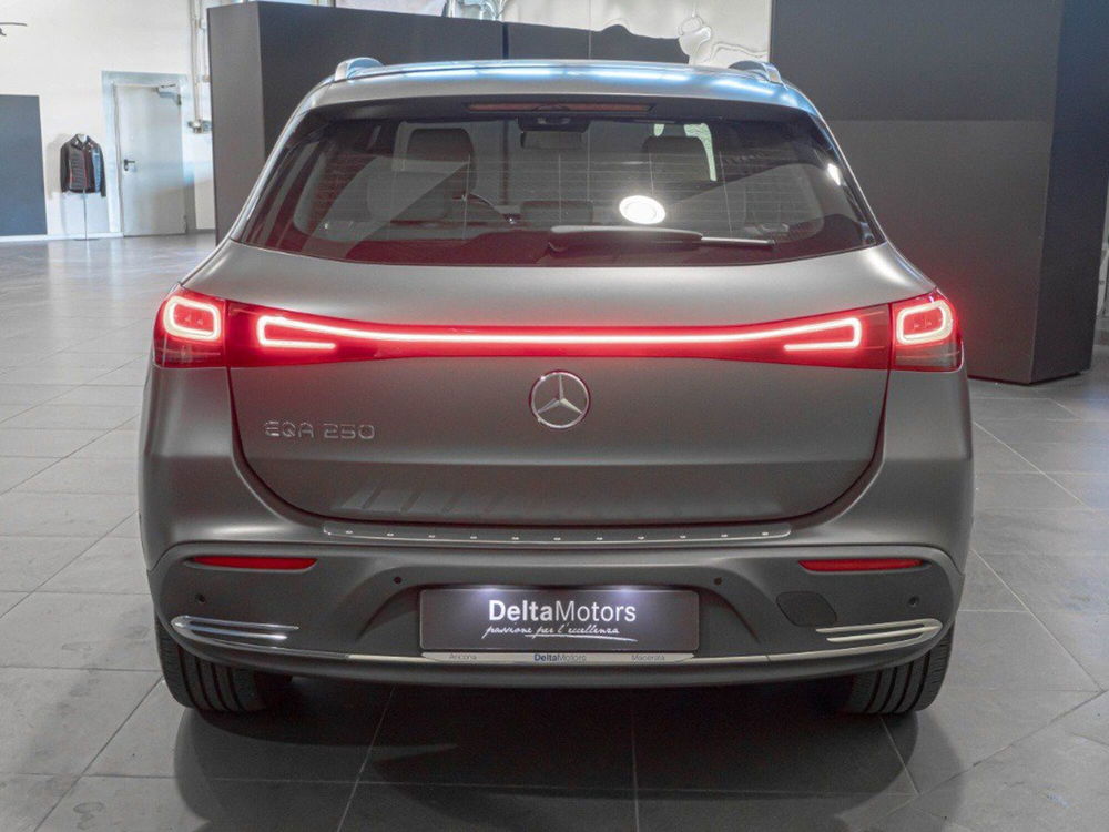 Mercedes-Benz EQA usata a Macerata (7)