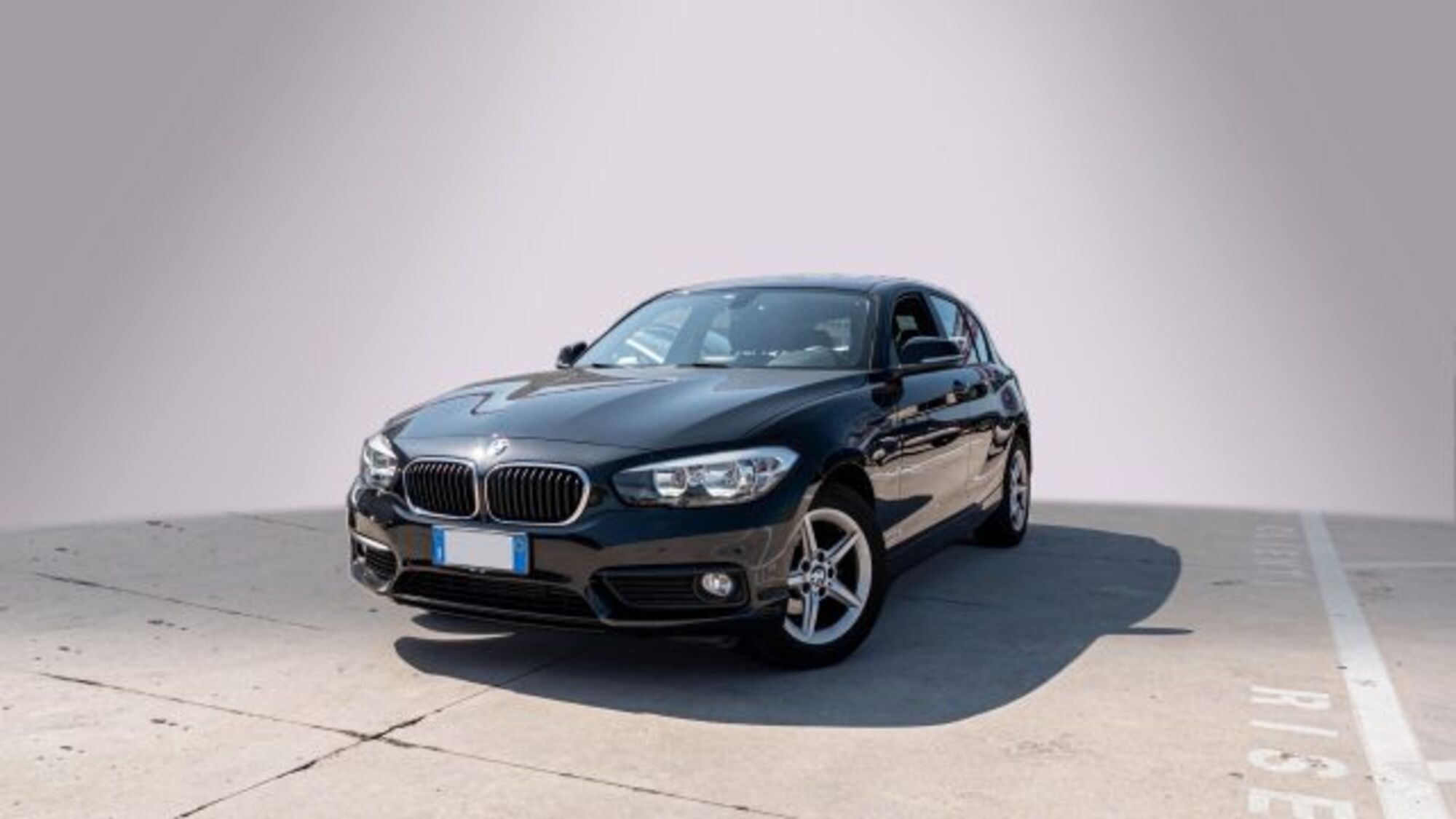 BMW Serie 1 116d 2.0 116CV cat 5 porte Attiva DPF del 2017 usata a Limena