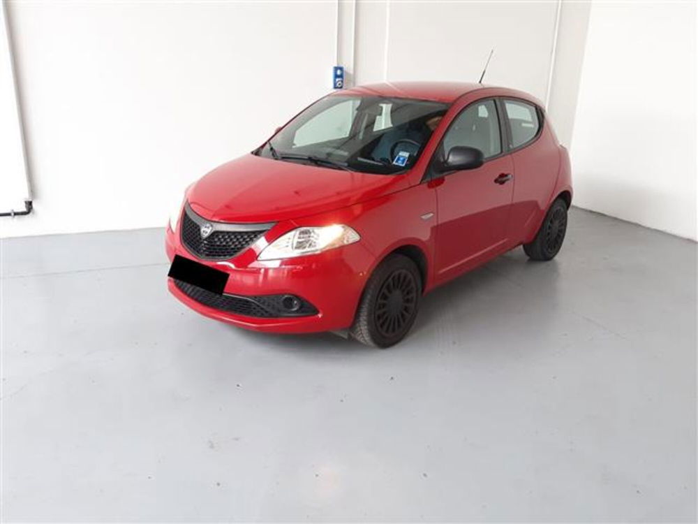 Lancia Ypsilon usata a Asti