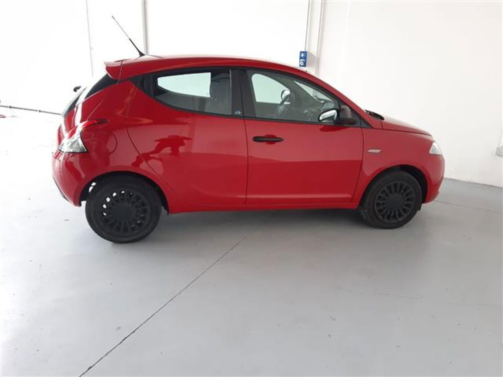 Lancia Ypsilon usata a Asti (5)