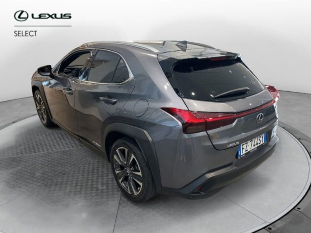 Lexus UX usata a Cuneo (6)