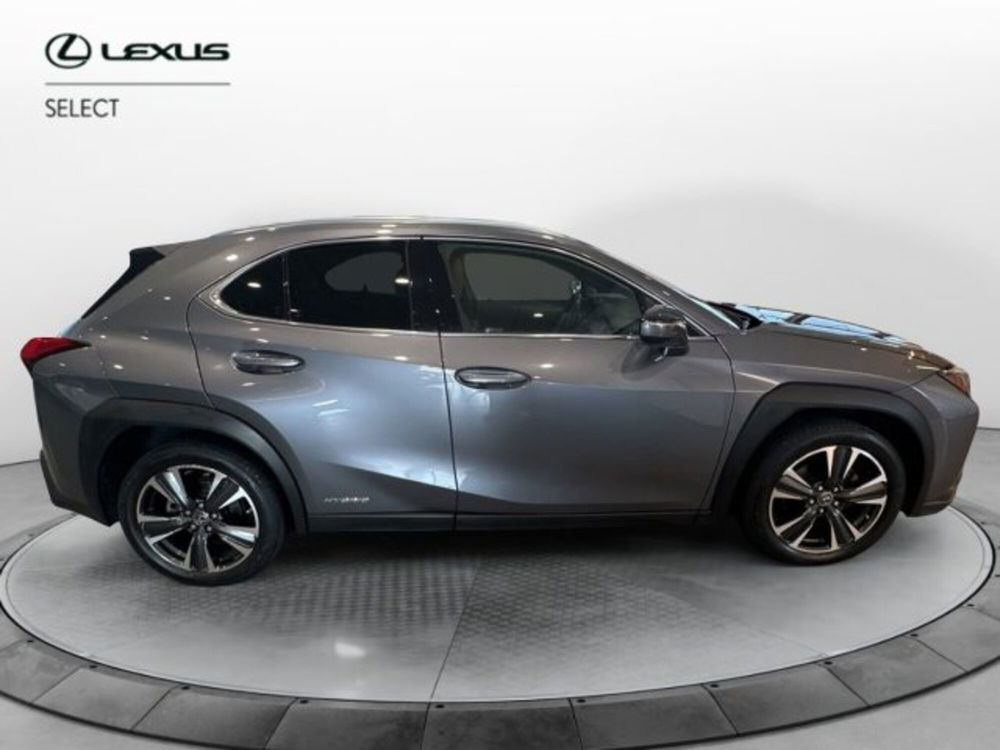 Lexus UX usata a Cuneo (7)