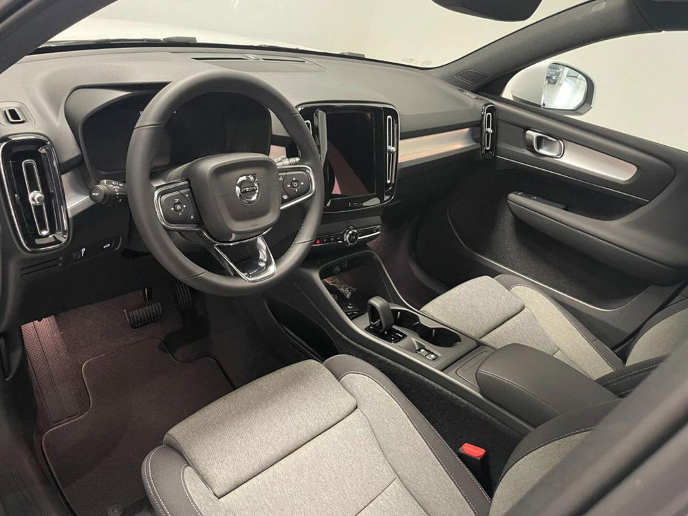 Volvo XC40 nuova a Como (5)