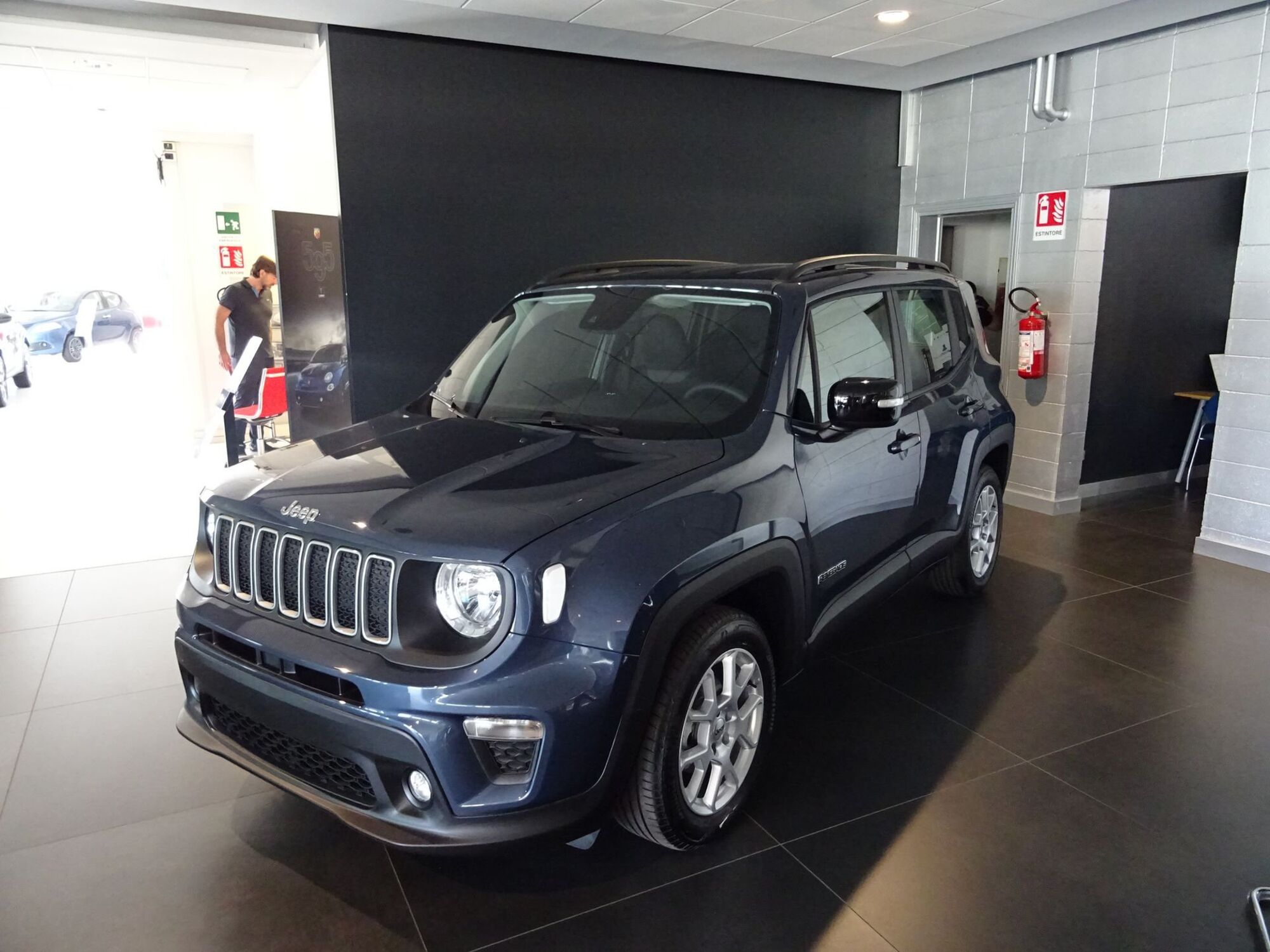 Jeep Renegade 1.6 Mjt 130 CV Limited  nuova a Lucca