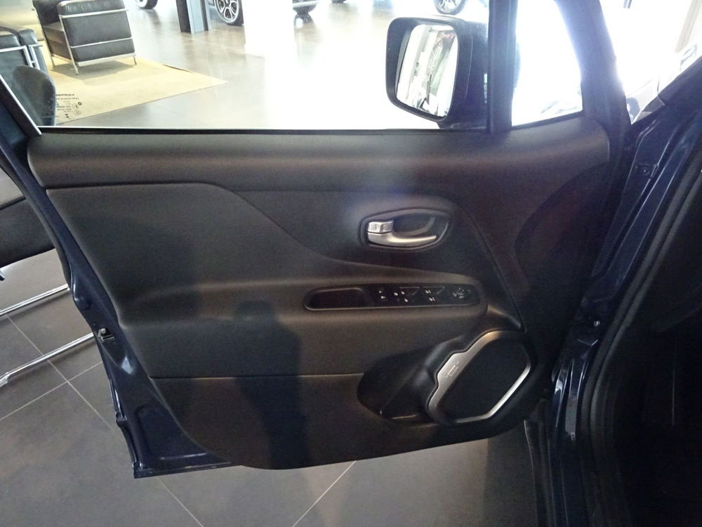 Jeep Renegade nuova a Lucca (8)