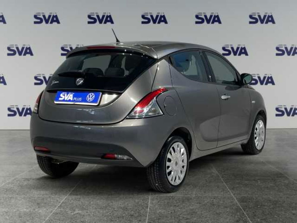 Lancia Ypsilon usata a Ravenna (5)