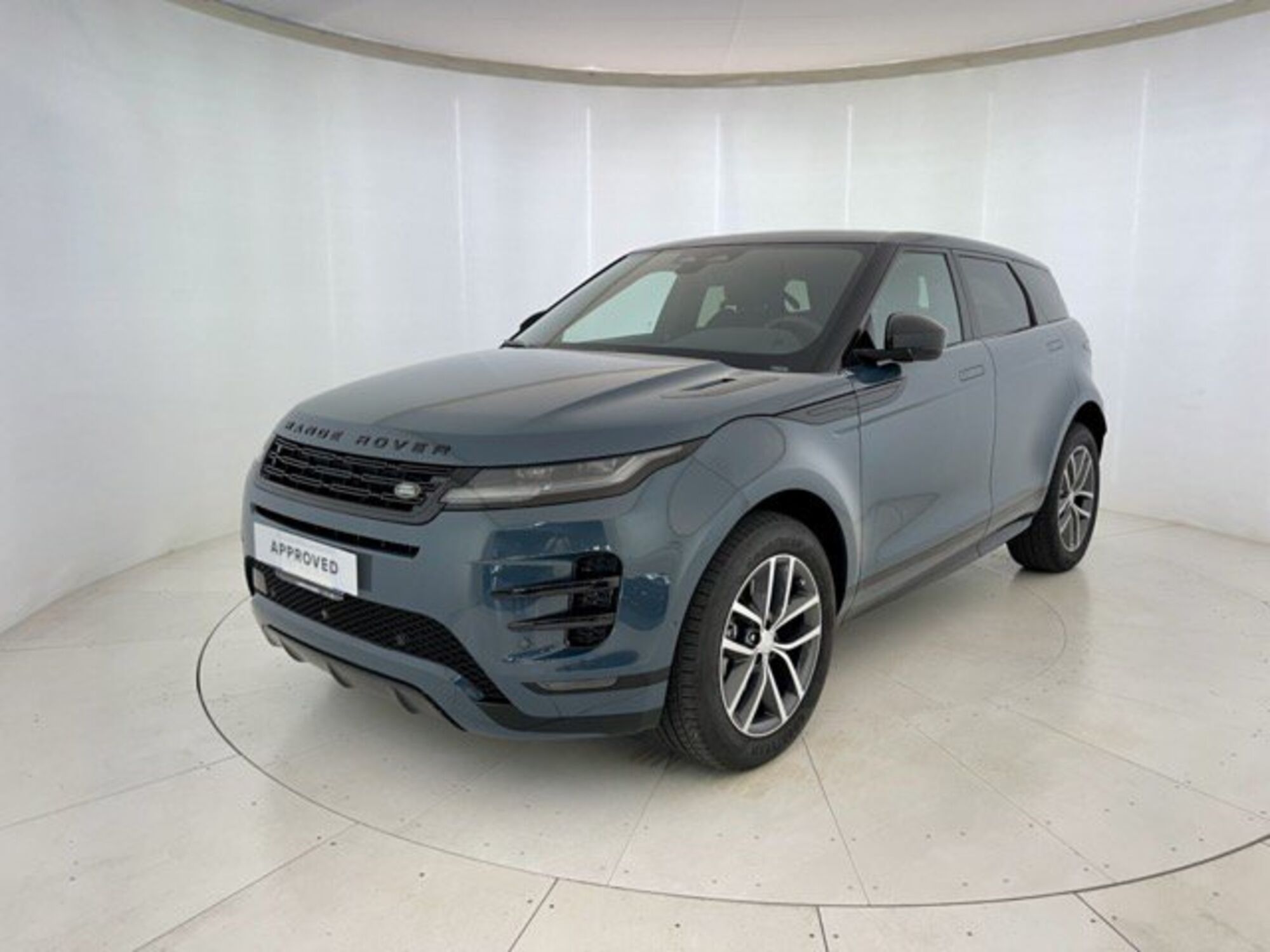 Land Rover Range Rover Evoque 2.0D I4 163 CV AWD Auto SE  del 2024 usata a Milano