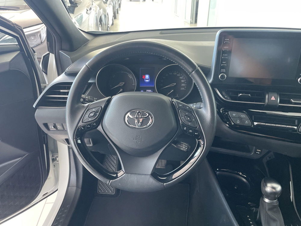 Toyota Toyota C-HR usata a Lecce (15)