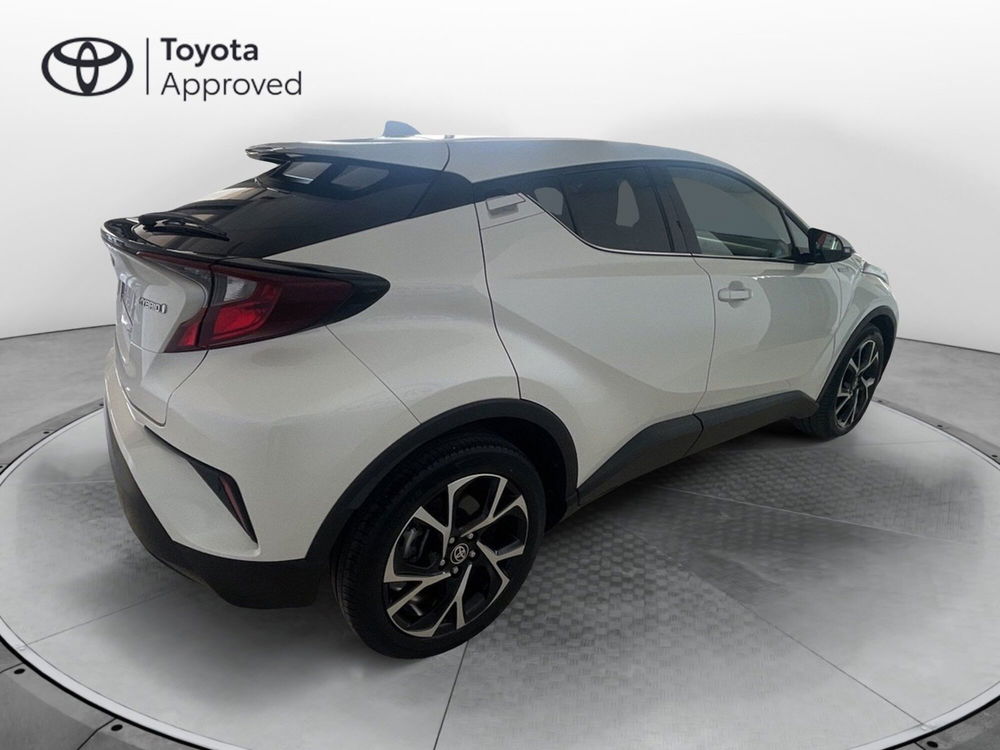 Toyota Toyota C-HR usata a Lecce (6)