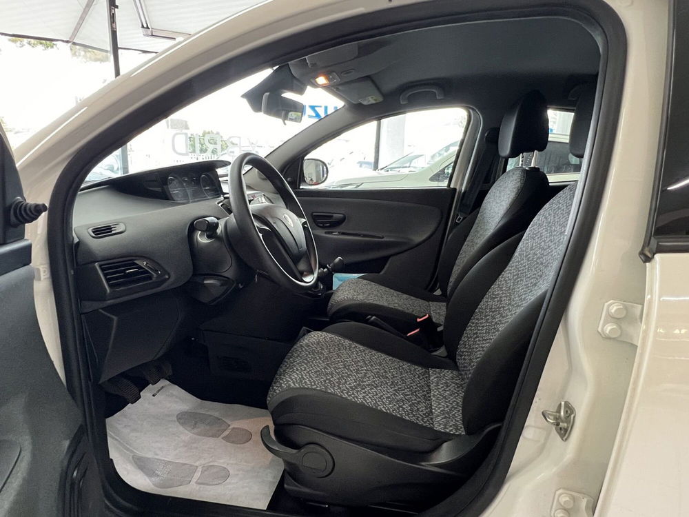 Lancia Ypsilon usata a Teramo (10)