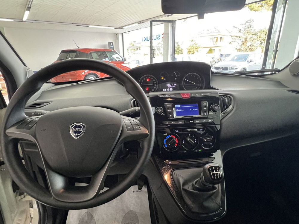 Lancia Ypsilon usata a Teramo (11)