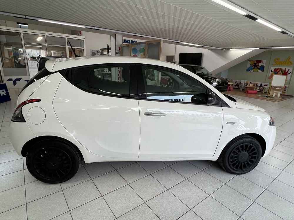 Lancia Ypsilon usata a Teramo (2)