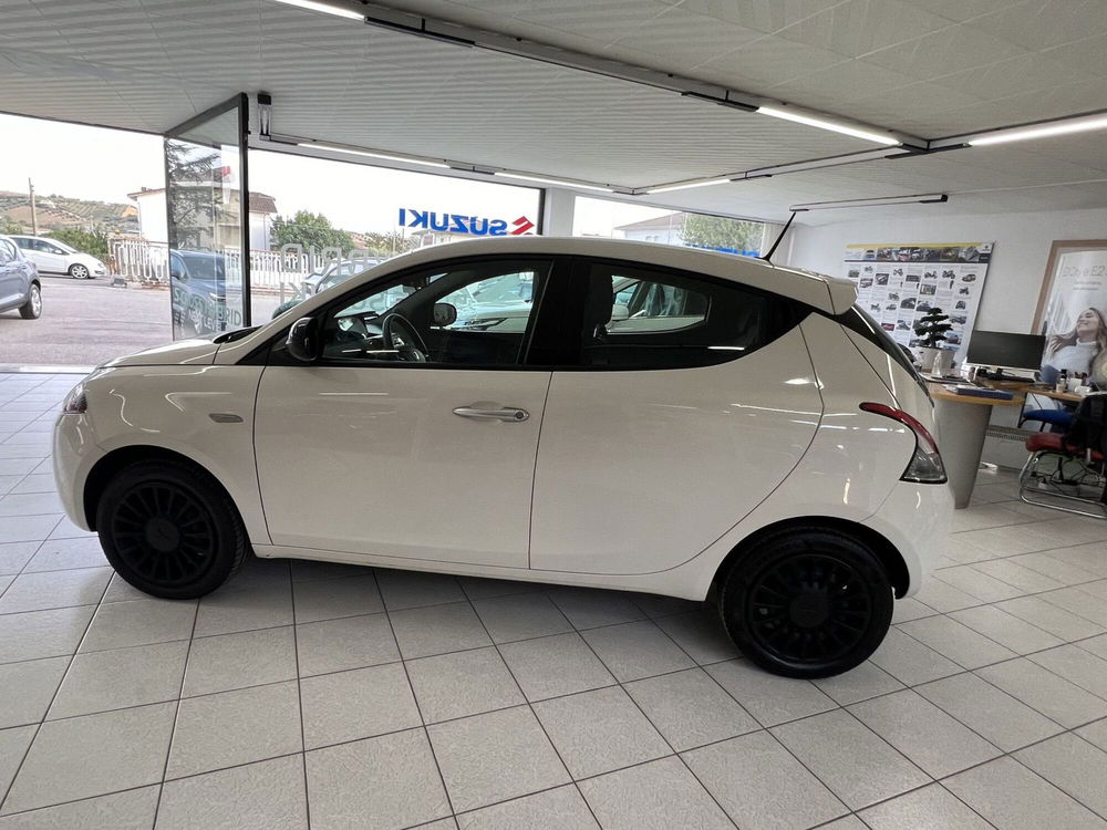 Lancia Ypsilon usata a Teramo (3)