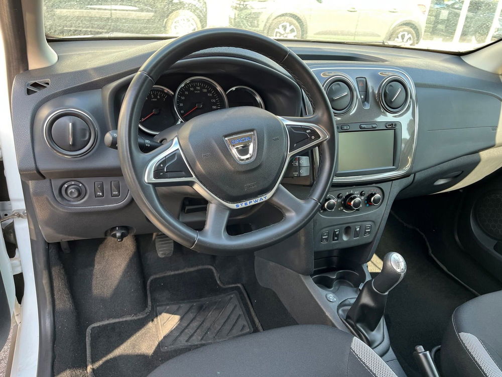 Dacia Sandero usata a Rimini (5)