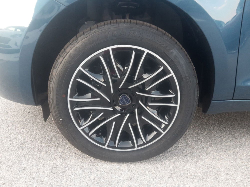 Lancia Ypsilon nuova a Campobasso (15)