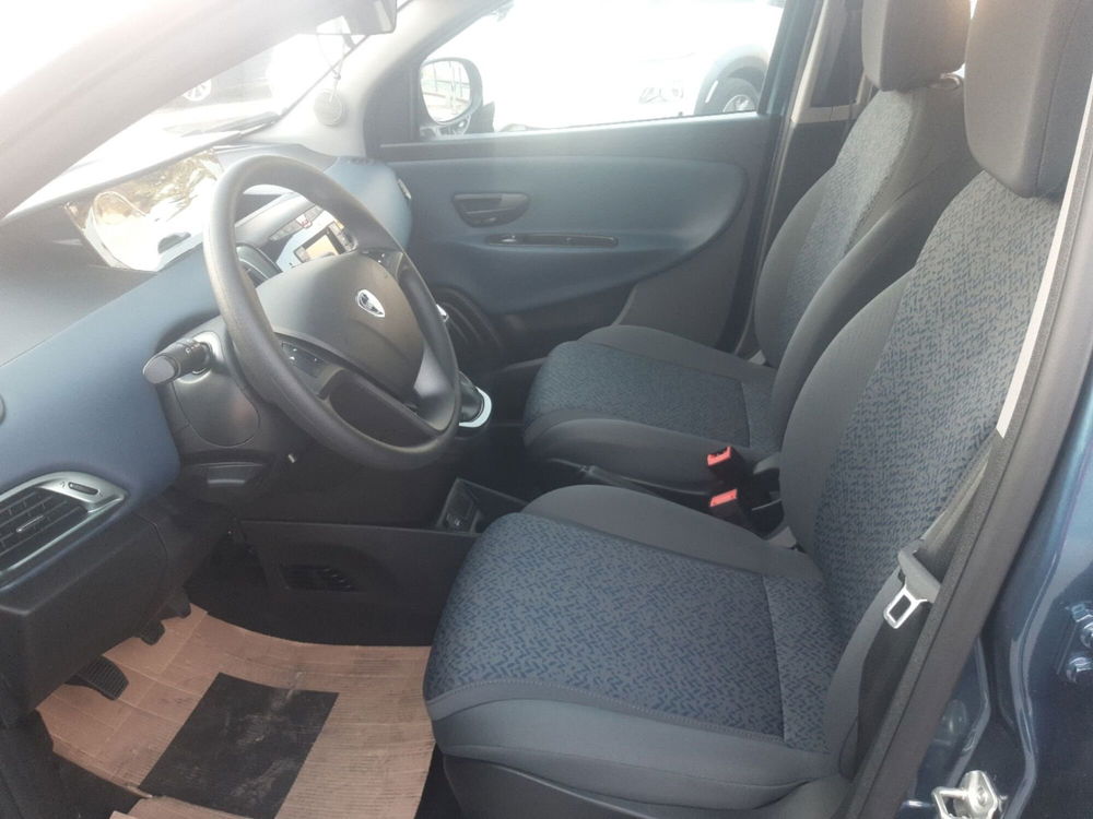 Lancia Ypsilon nuova a Campobasso (17)