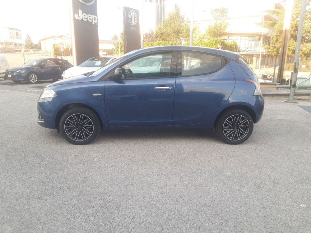 Lancia Ypsilon nuova a Campobasso (2)