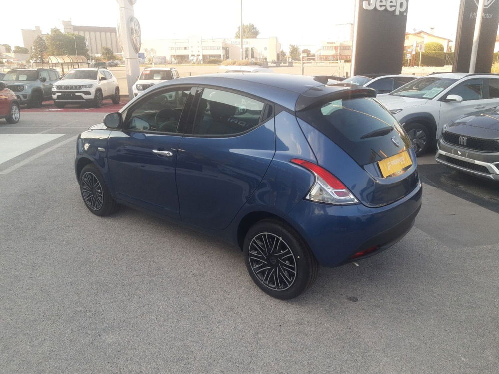 Lancia Ypsilon nuova a Campobasso (3)